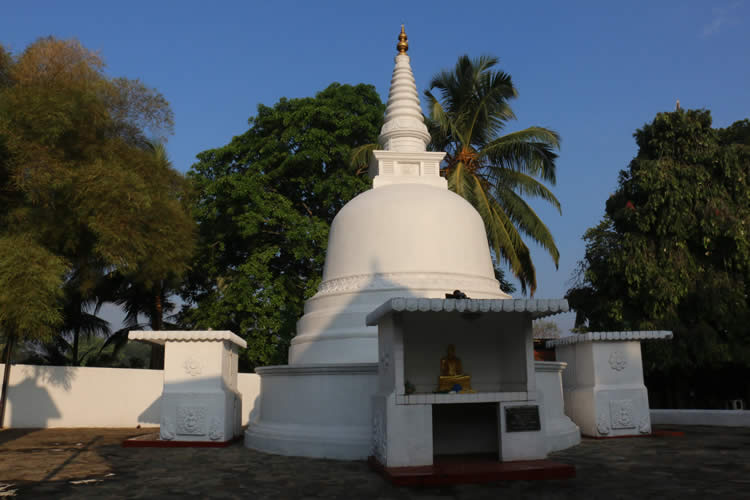 16th Anniversary at Henawatta Sri Vivekarama Purana Vihara on 2018-02-07